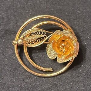 Sarah Coventry Gold Rose Circle Brooch vintage